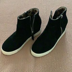 Steve Madden Black suede wedge Sneaker Sz 9.5